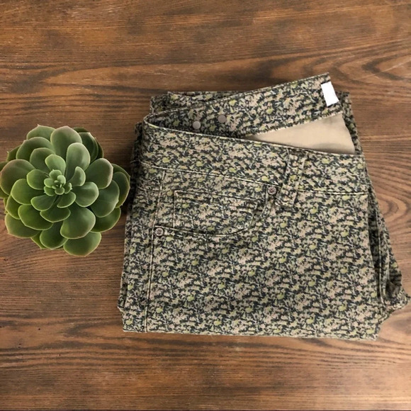 🎄Cabi green/blue ditsy pattern pants SZ 12  skinny - Picture 2 of 11